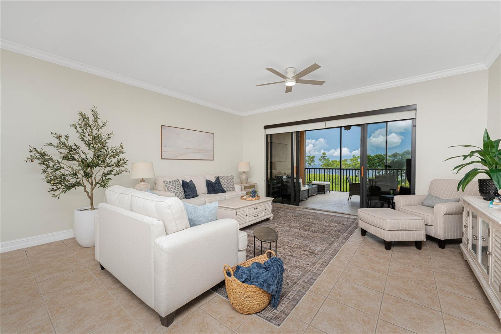 Image 15 of 97 For 87 Vivante Boulevard 8723