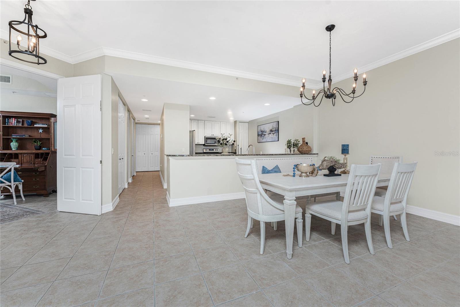 Image 18 of 97 For 87 Vivante Boulevard 8723
