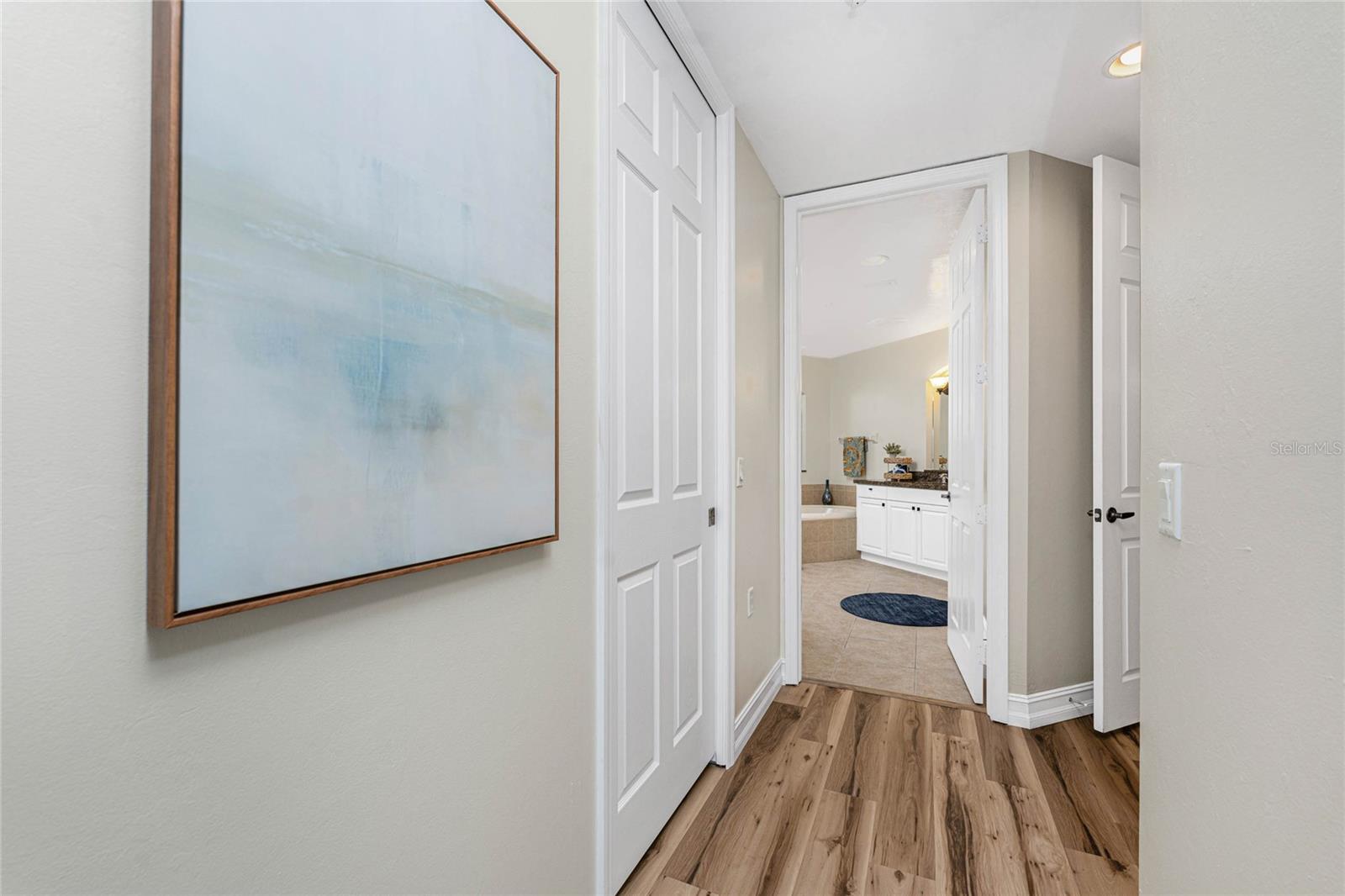 Image 28 of 97 For 87 Vivante Boulevard 8723