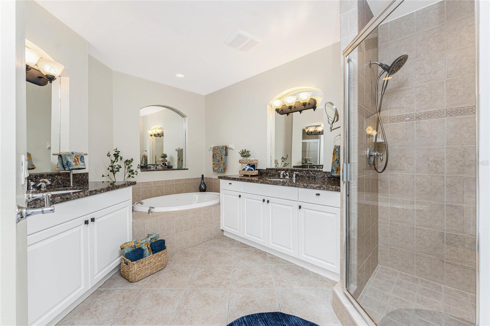 Image 29 of 97 For 87 Vivante Boulevard 8723