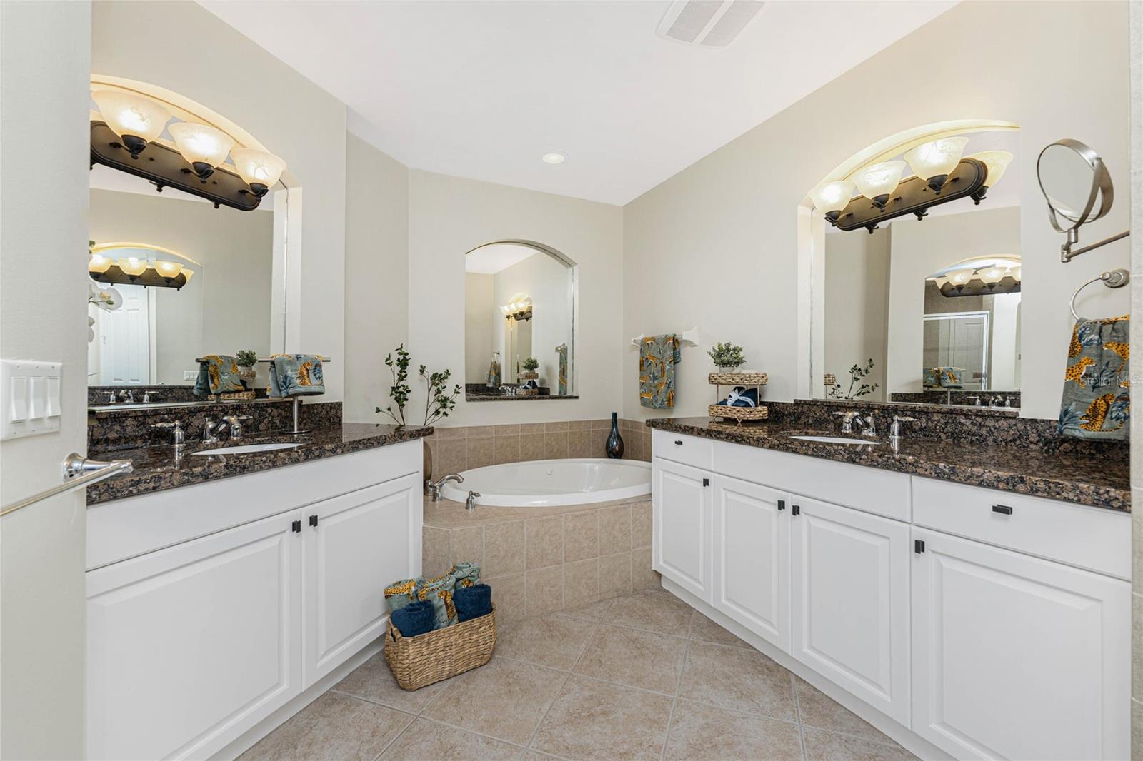 Image 30 of 97 For 87 Vivante Boulevard 8723