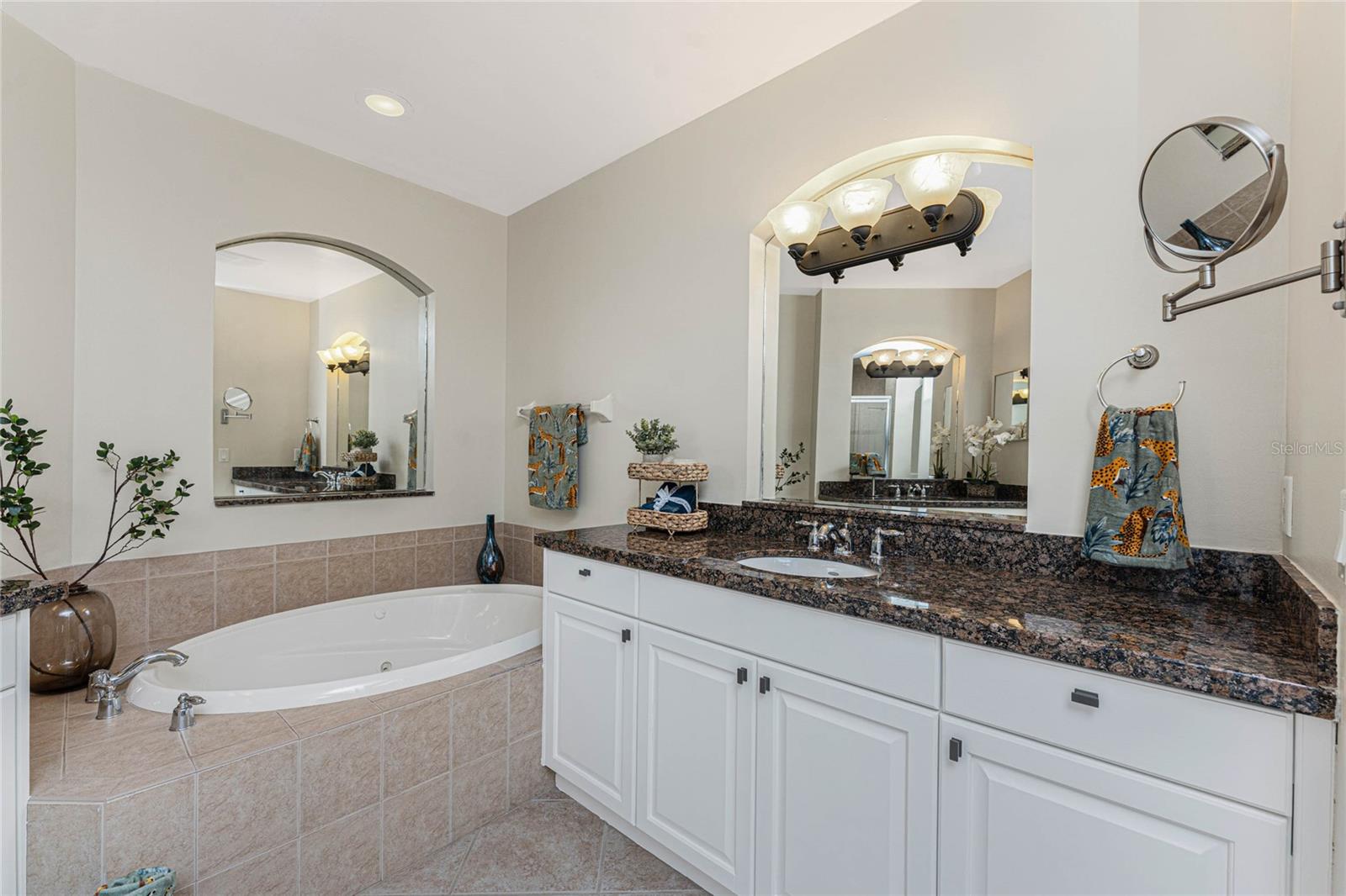 Image 31 of 97 For 87 Vivante Boulevard 8723
