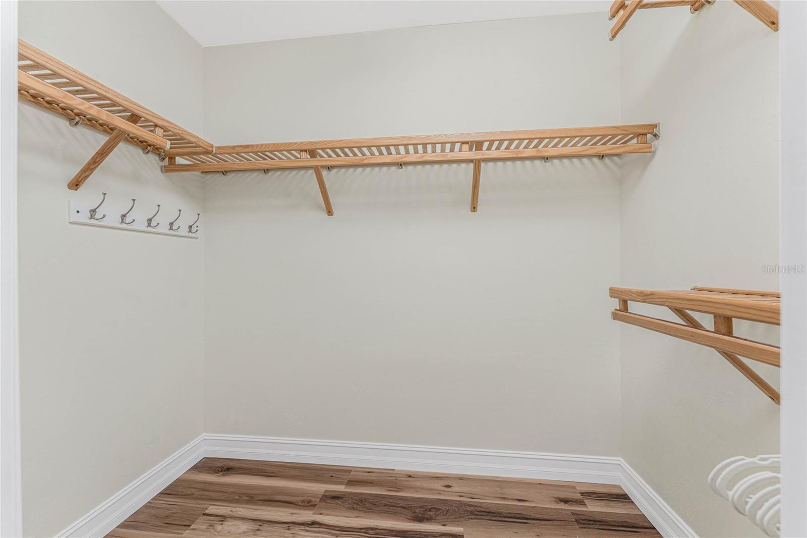 Image 34 of 97 For 87 Vivante Boulevard 8723