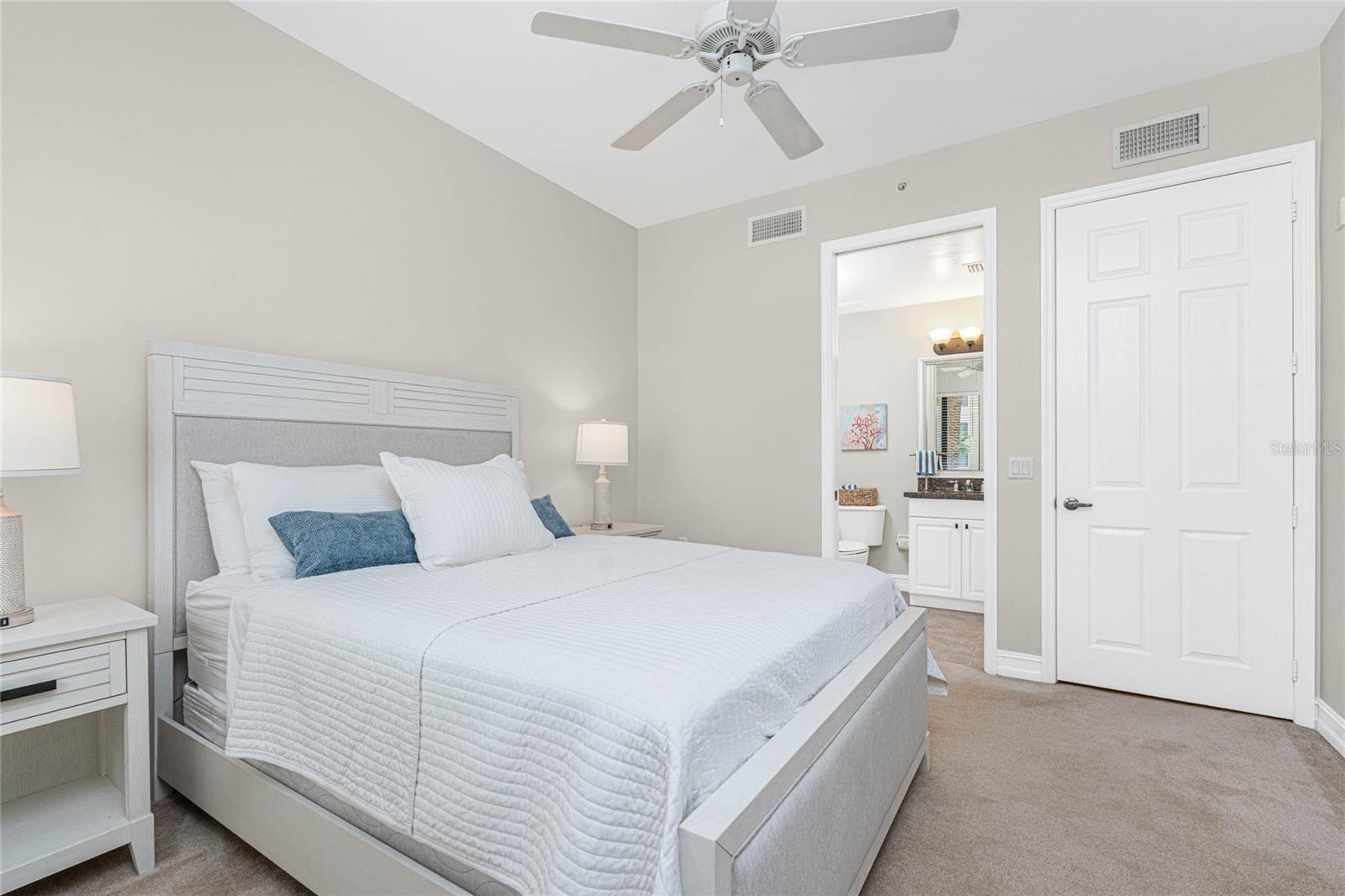 Image 37 of 97 For 87 Vivante Boulevard 8723