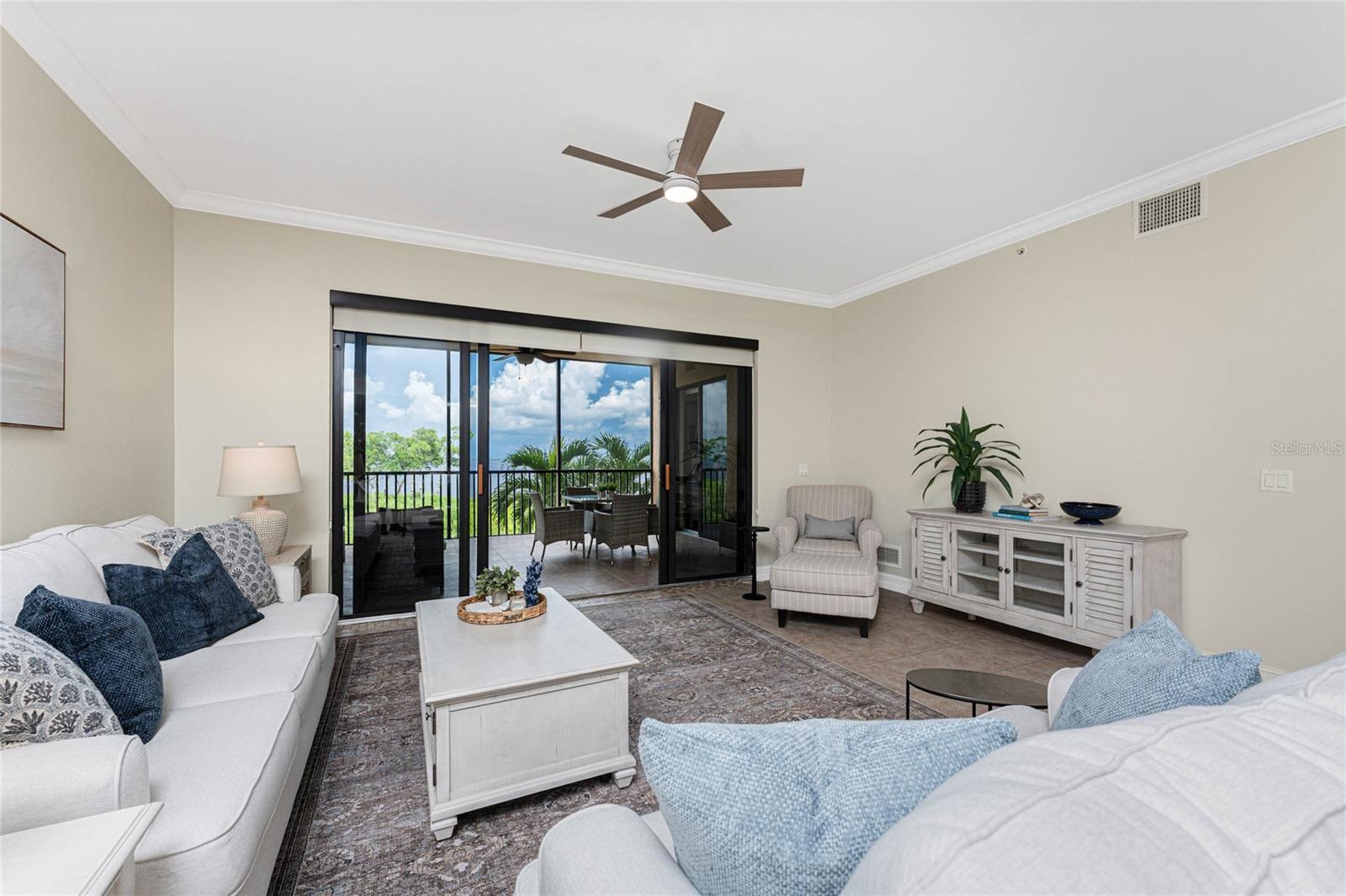 Image 4 of 97 For 87 Vivante Boulevard 8723