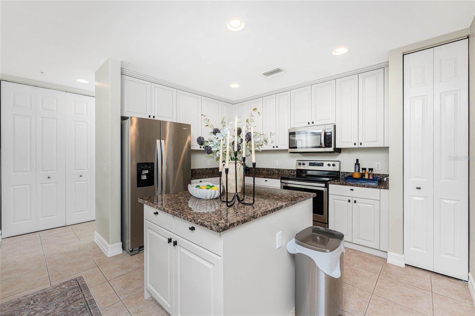 Image 6 of 97 For 87 Vivante Boulevard 8723