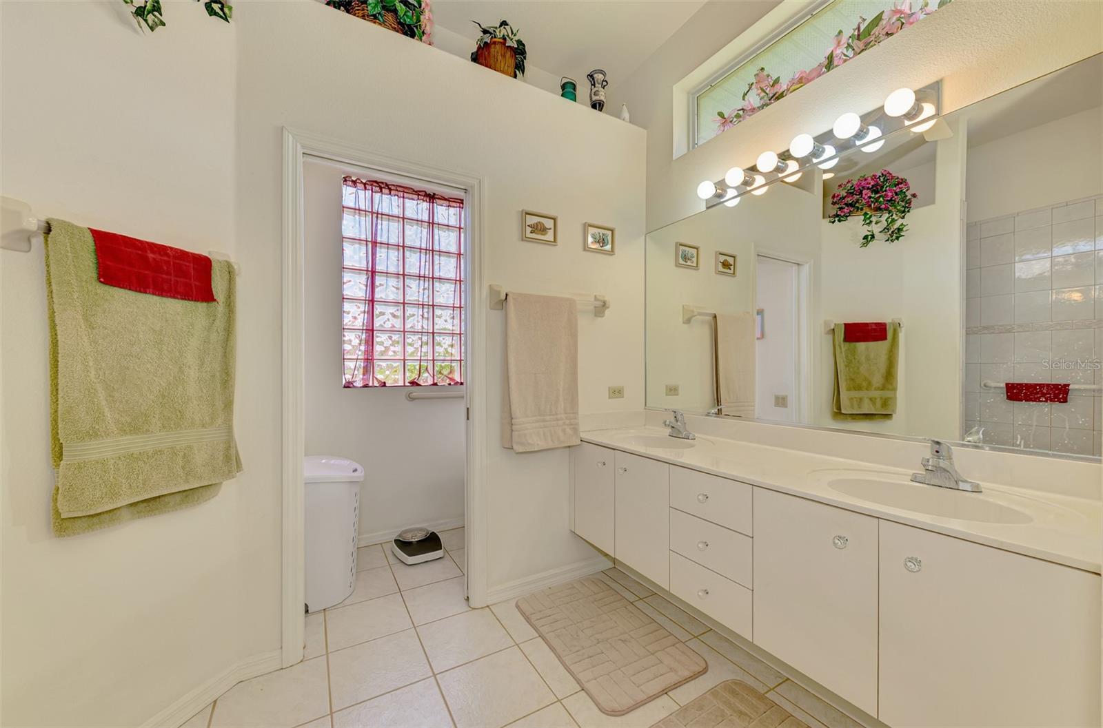 Image 36 of 93 For 8382 Pondview Lane