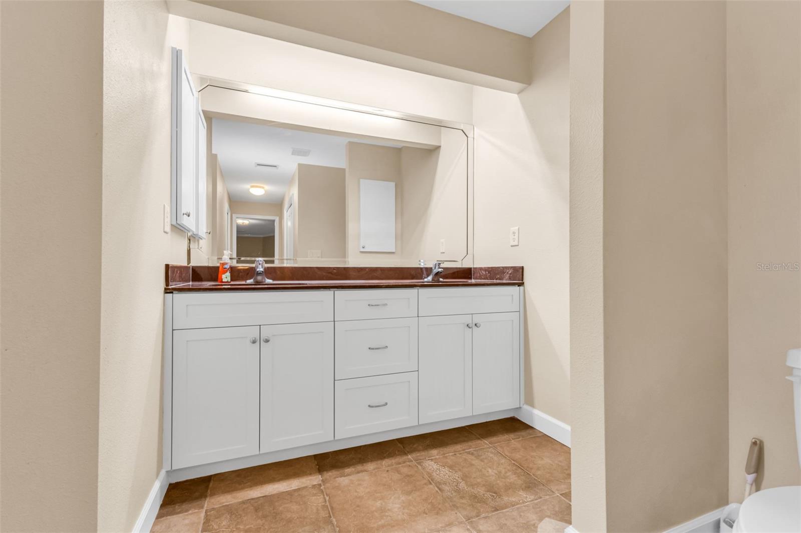 Image 19 of 71 For 3318 Jericho Street