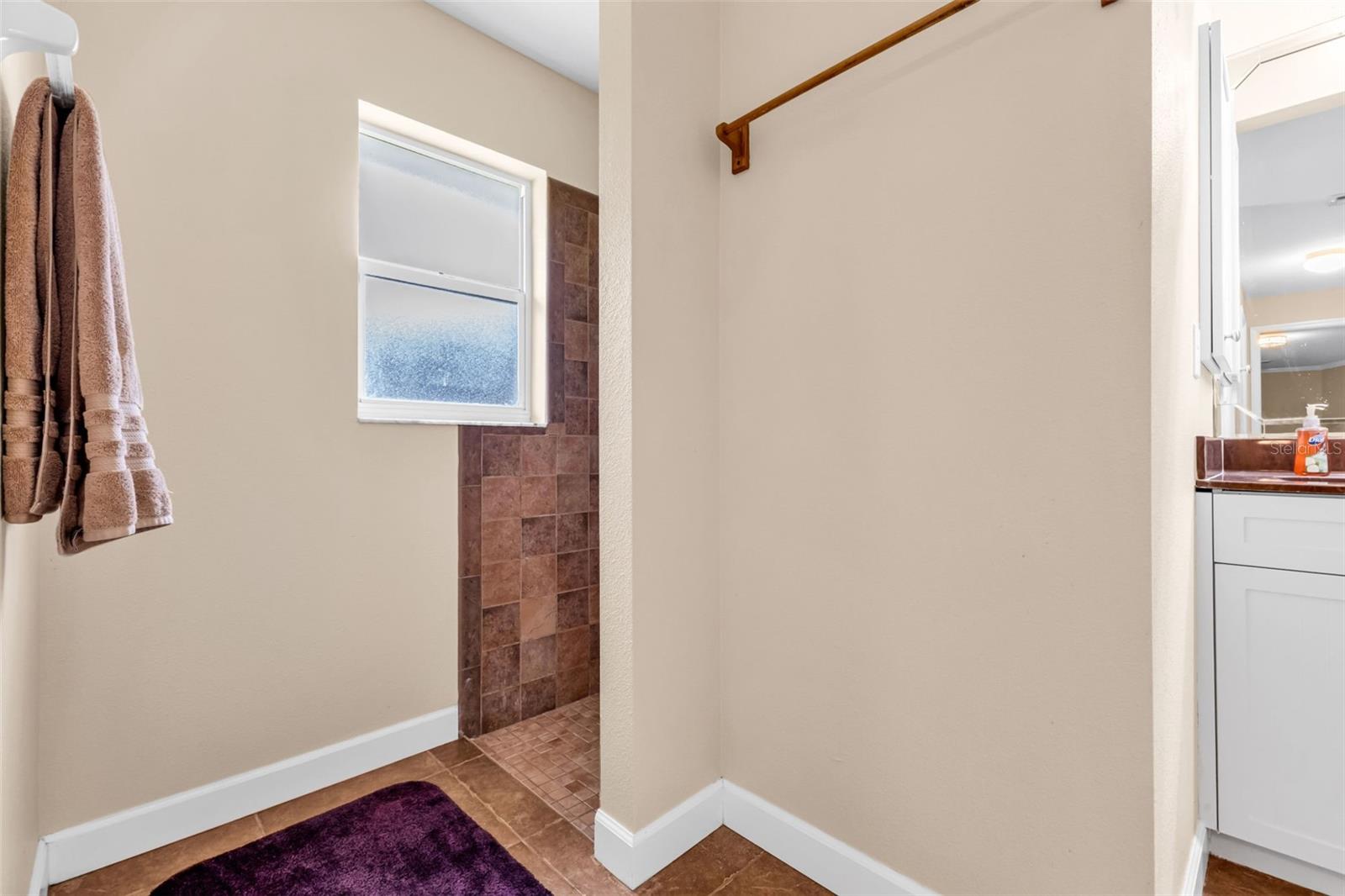 Image 20 of 71 For 3318 Jericho Street