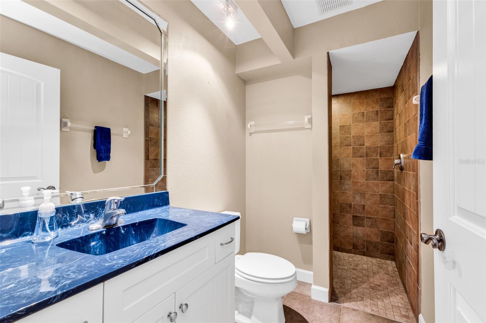 Image 24 of 71 For 3318 Jericho Street