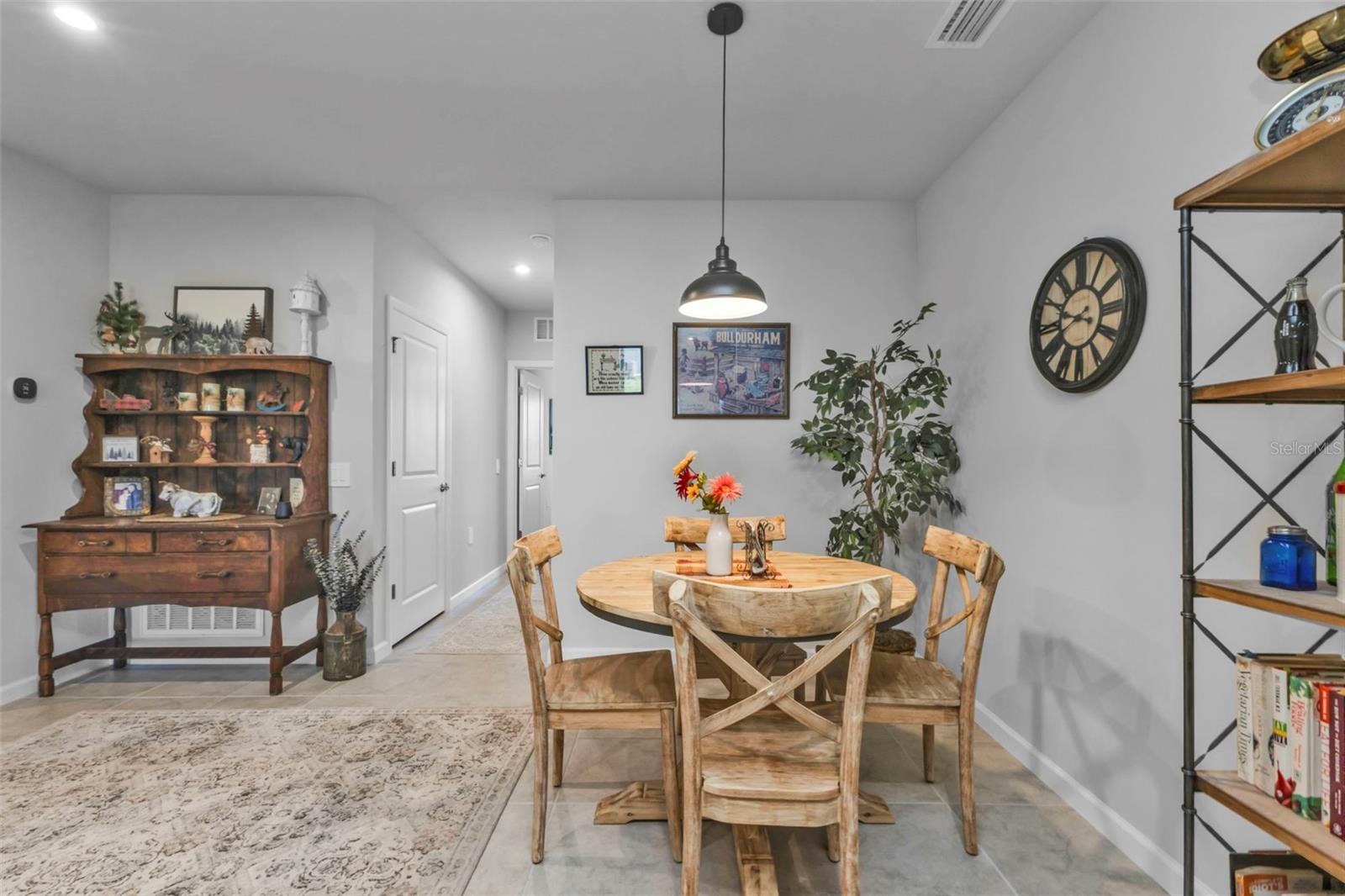 Image 19 of 47 For 16300 Coconut Palm Drive