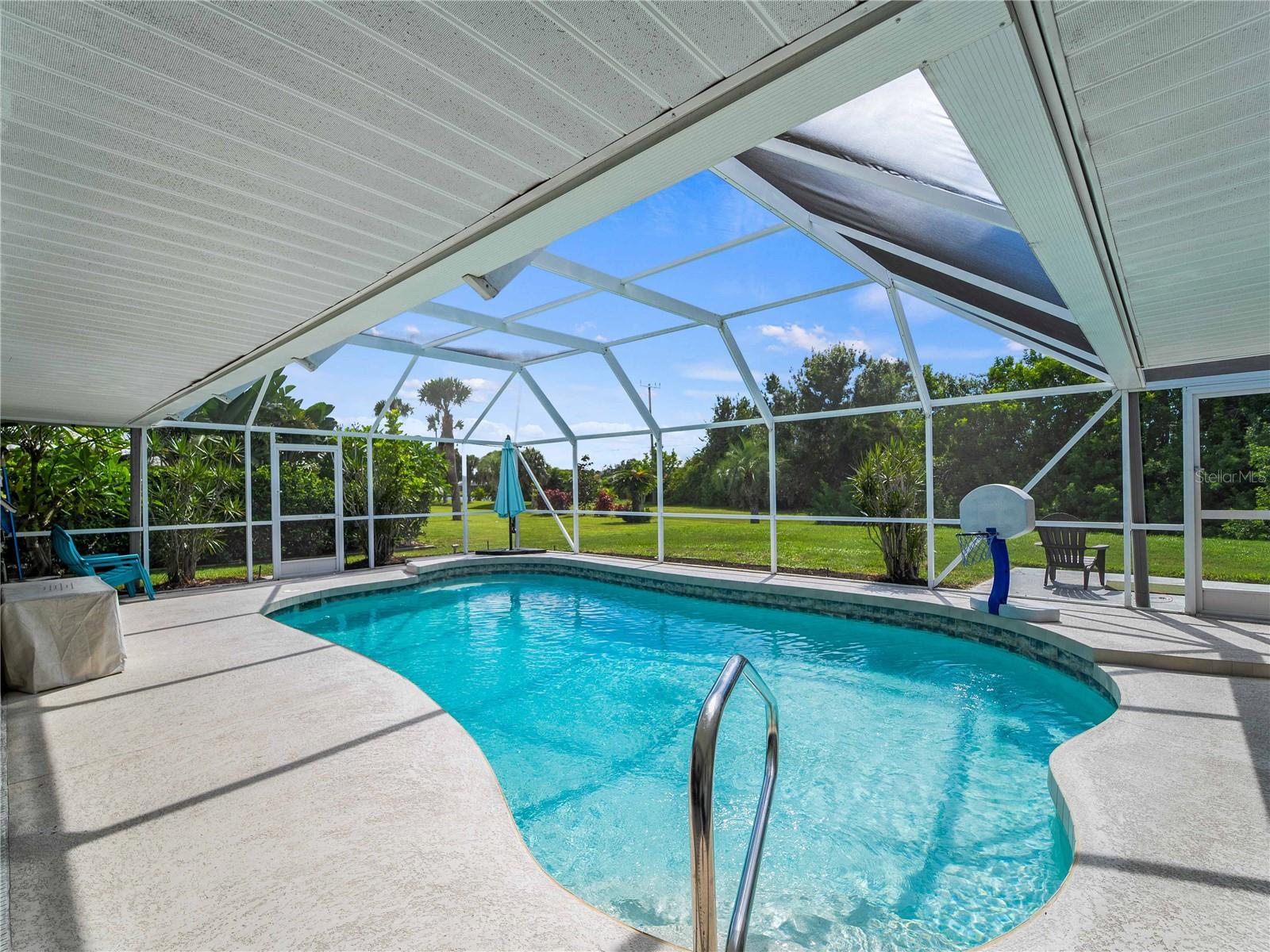 Image 16 of 61 For 523 Warwick Drive