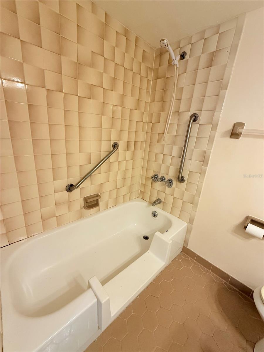 Image 11 of 23 For 22523 Westchester Boulevard A104