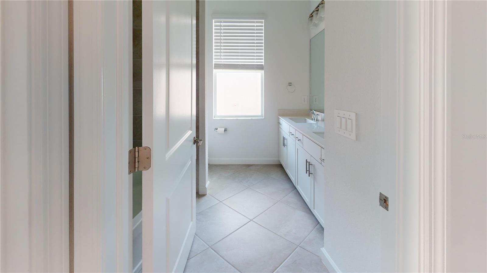 Image 4 of 41 For 8535 Saint Kitts Circle