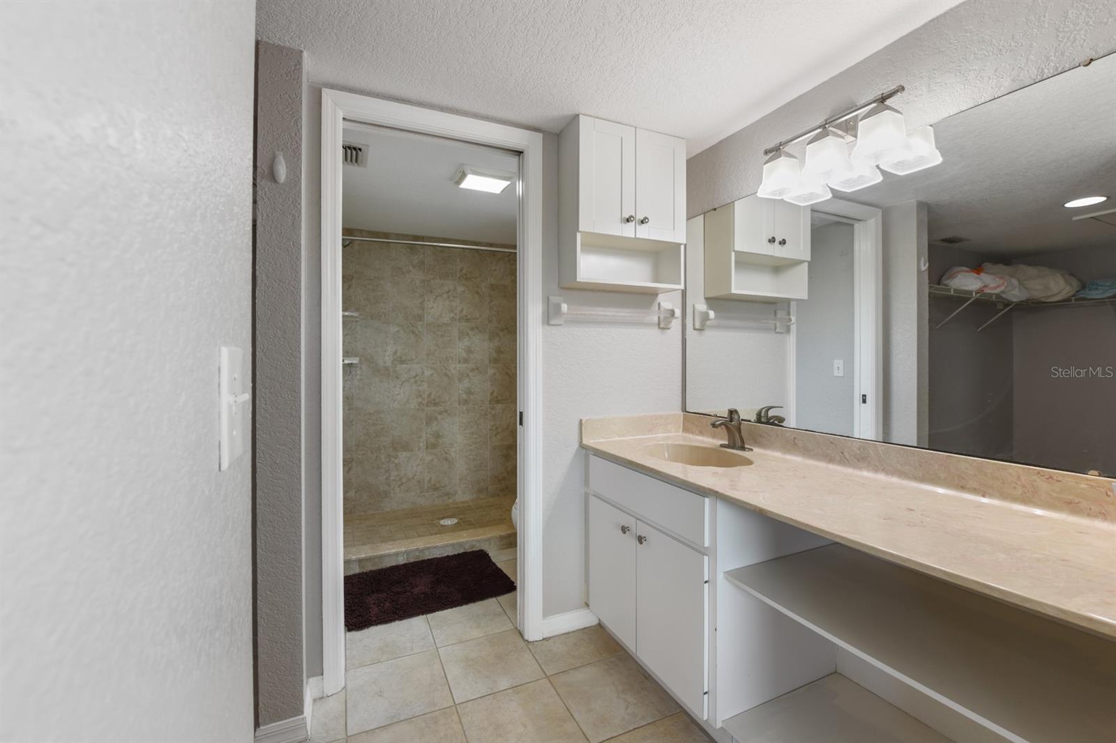 Image 10 of 17 For 449 Royal Poinciana  221