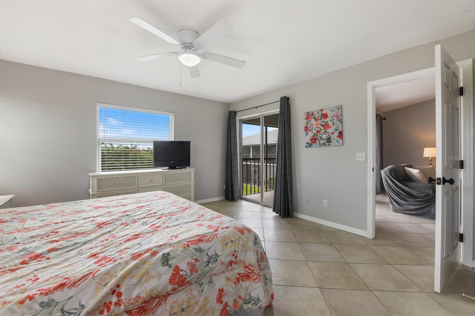 Image 11 of 17 For 449 Royal Poinciana  221