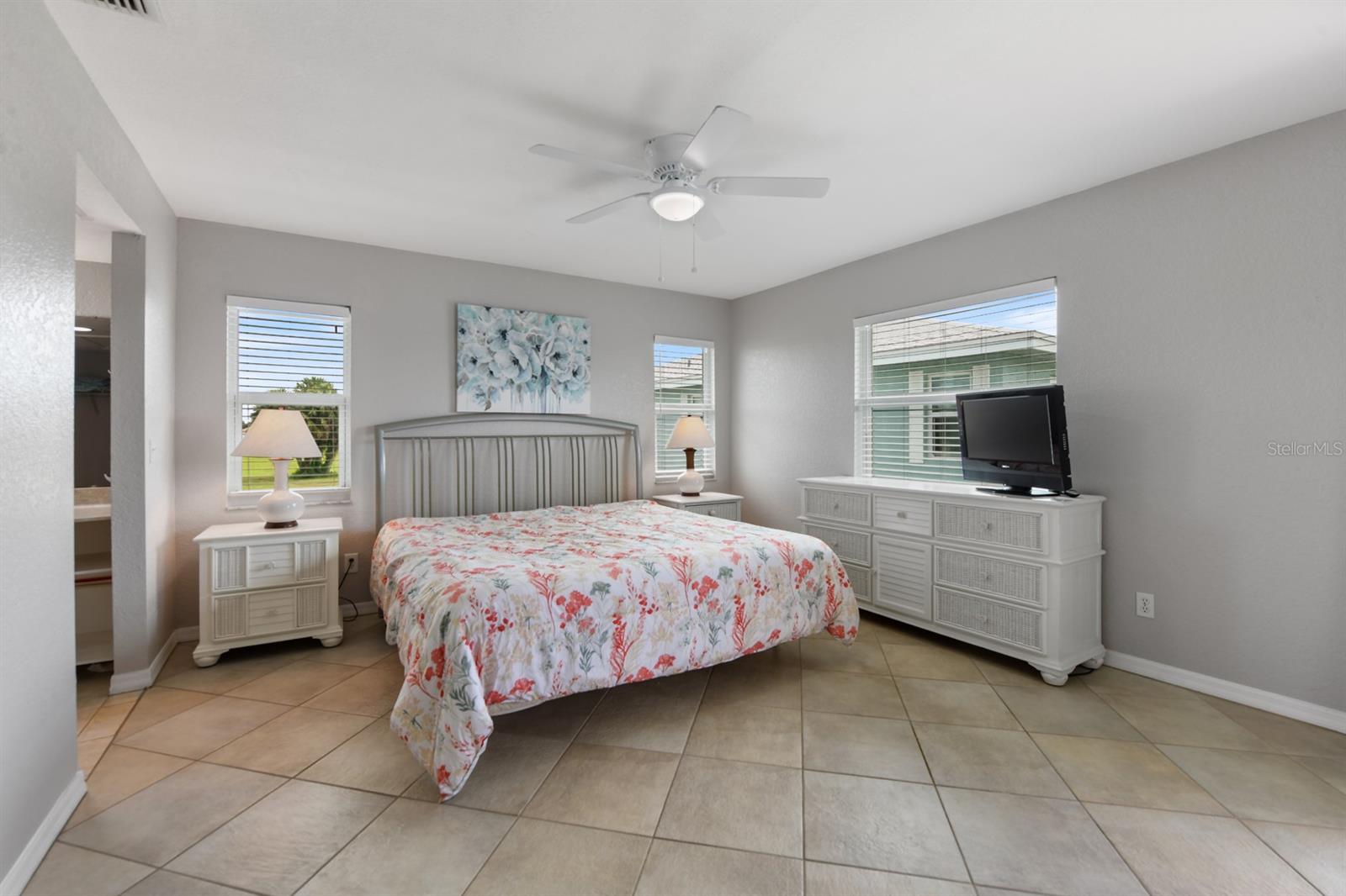 Image 8 of 17 For 449 Royal Poinciana  221