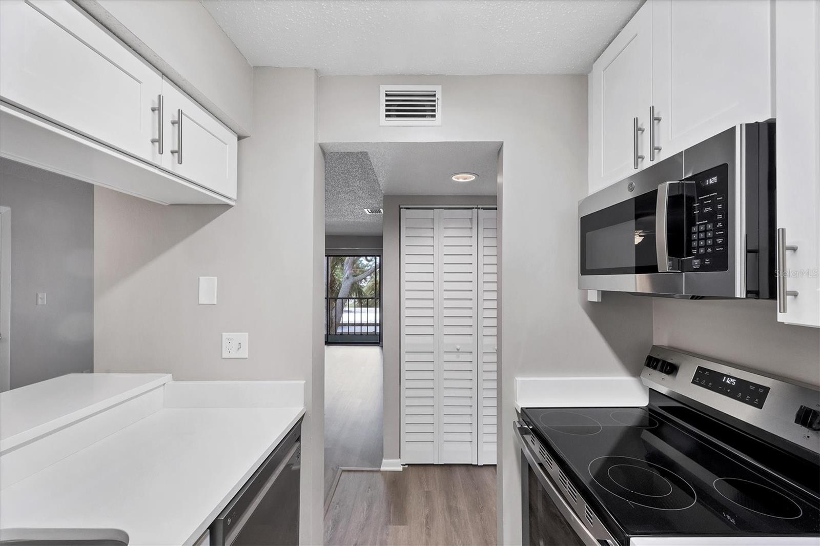 Image 4 of 19 For 626 Bird Bay Drive S 201