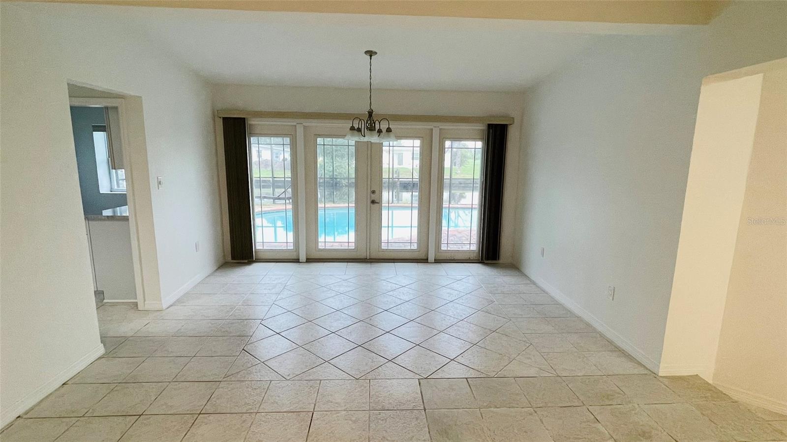 Image 17 of 77 For 4159 Conway Boulevard