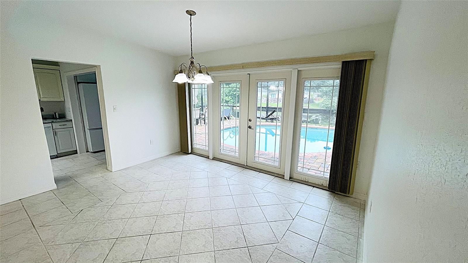 Image 18 of 77 For 4159 Conway Boulevard