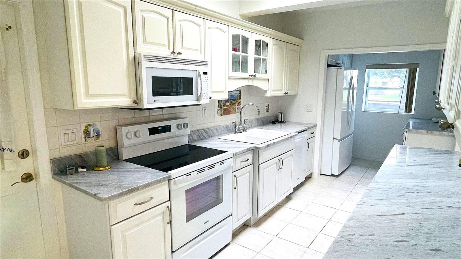 Image 19 of 77 For 4159 Conway Boulevard