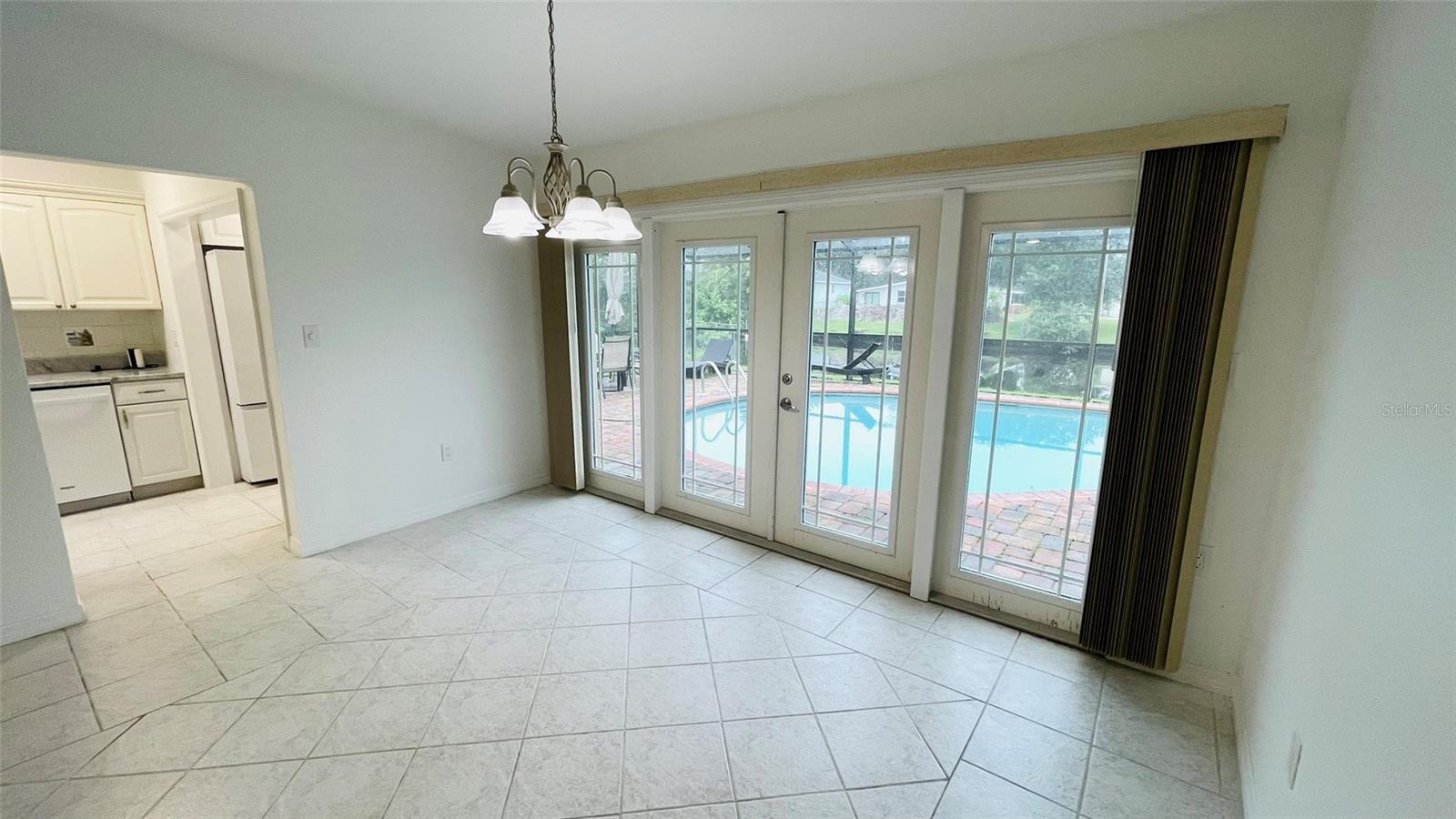 Image 26 of 77 For 4159 Conway Boulevard