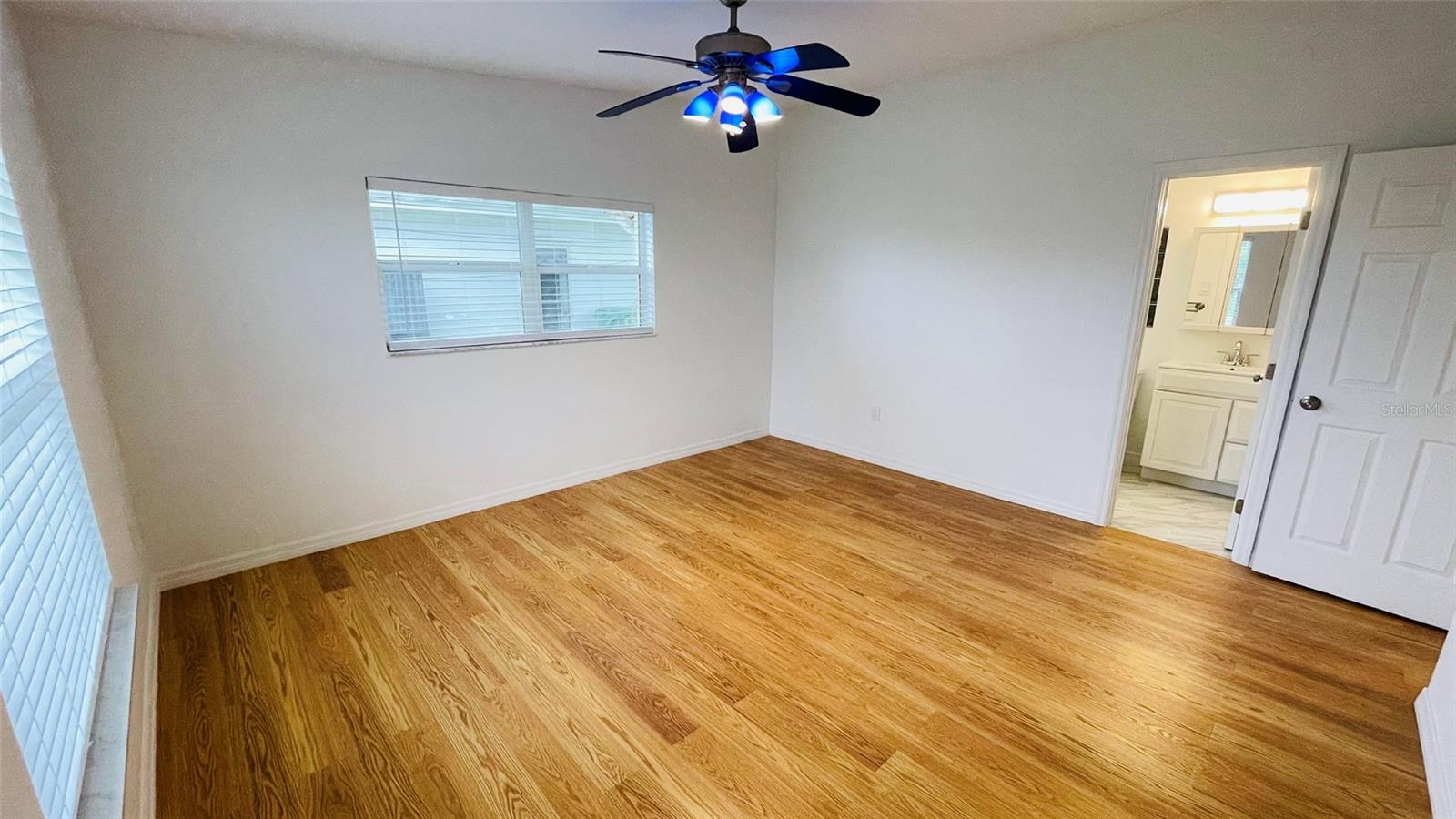 Image 42 of 77 For 4159 Conway Boulevard