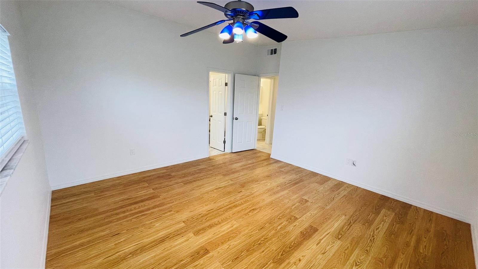 Image 43 of 77 For 4159 Conway Boulevard