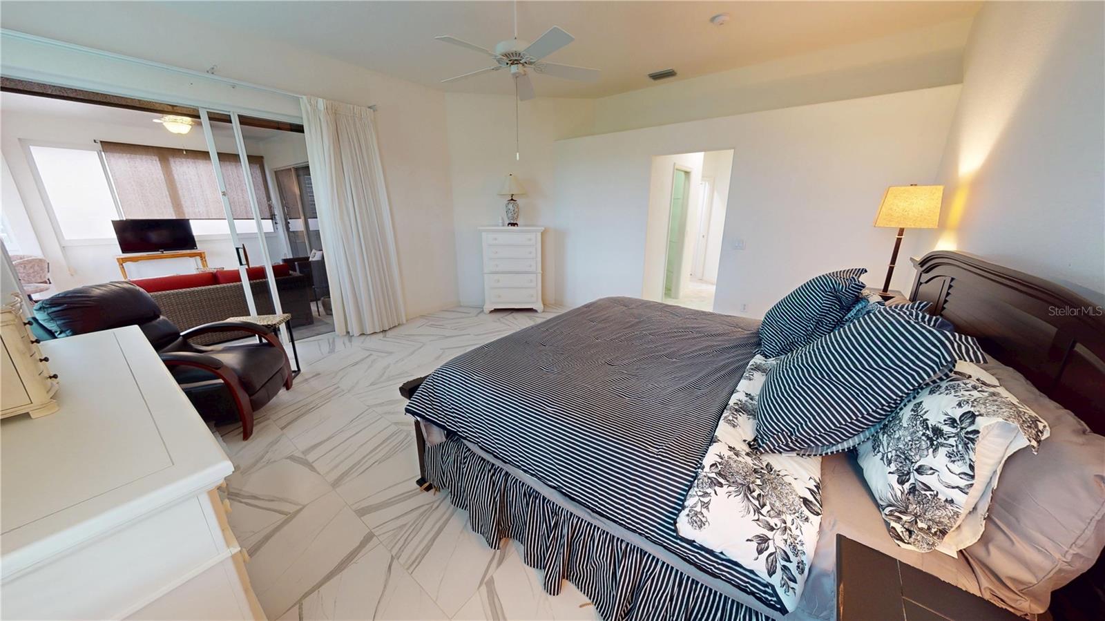 Image 13 of 29 For 26089 Seminole Lakes Boulevard