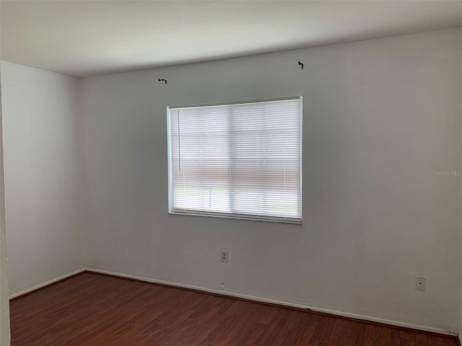 Image 10 of 18 For 18356 Robinson Avenue