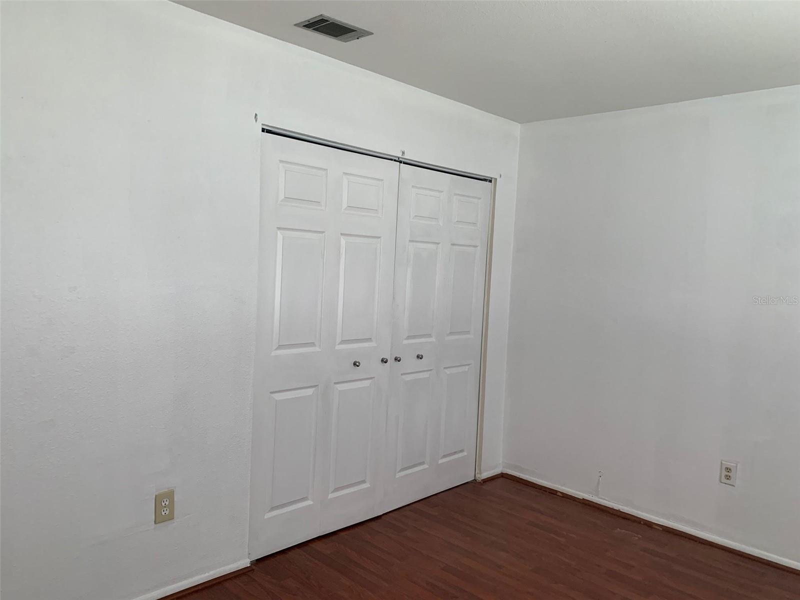 Image 11 of 18 For 18356 Robinson Avenue