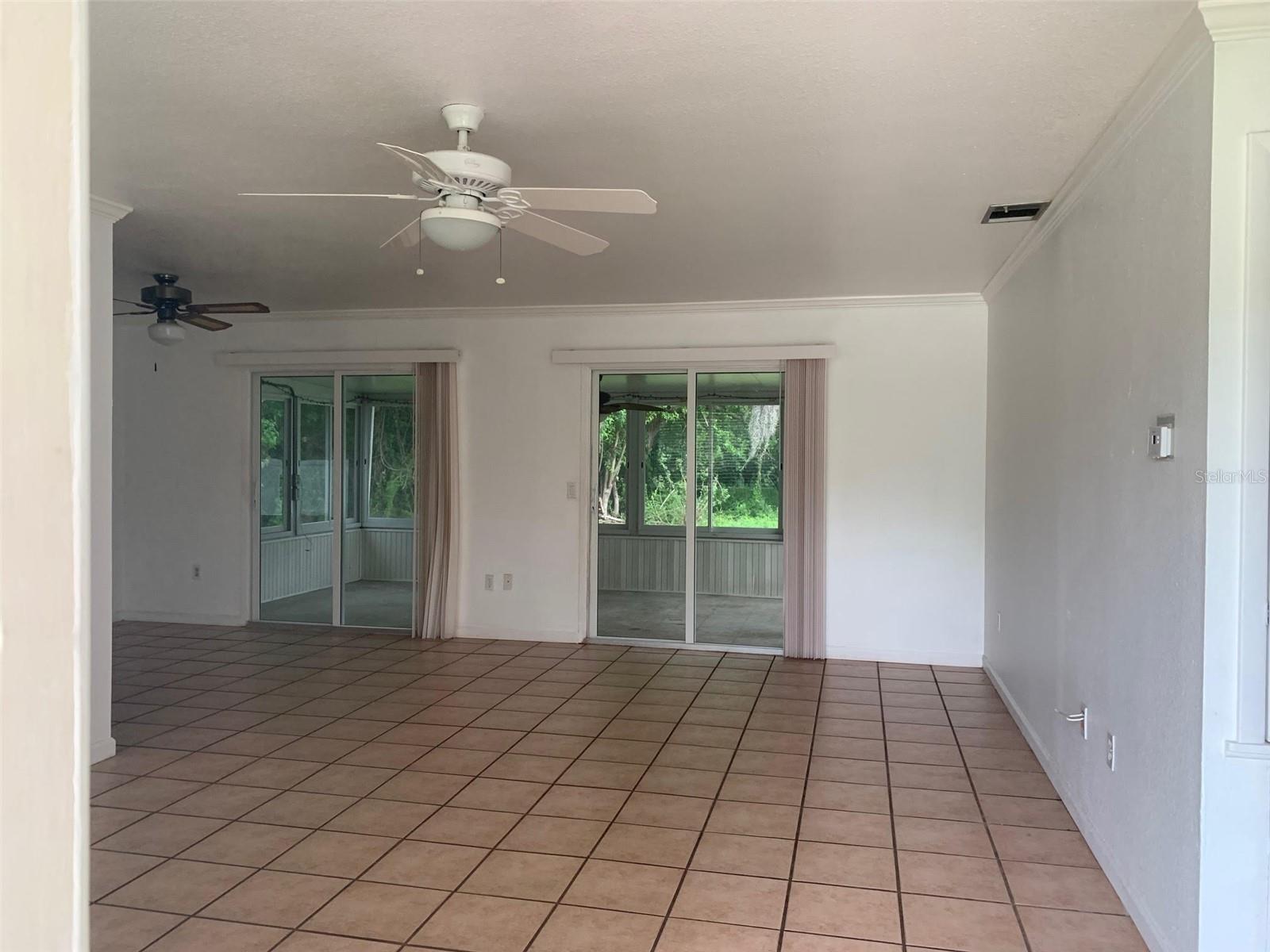 Image 2 of 18 For 18356 Robinson Avenue