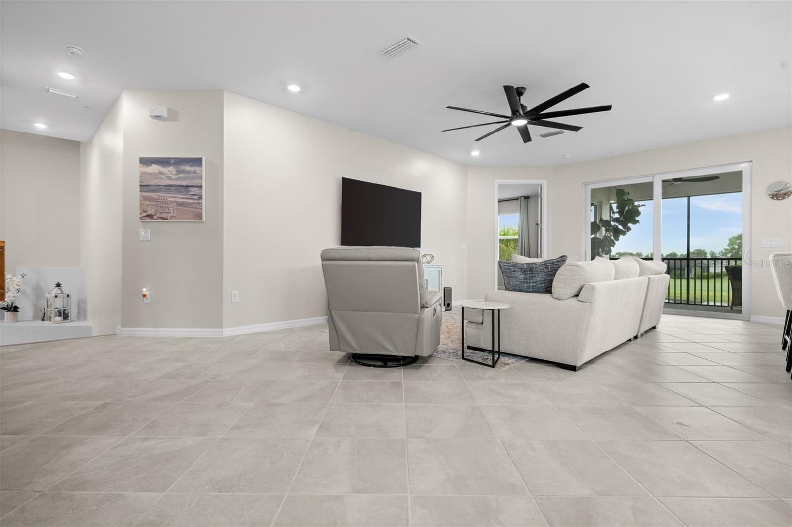 Image 11 of 40 For 43298 Water Bird Way 6522