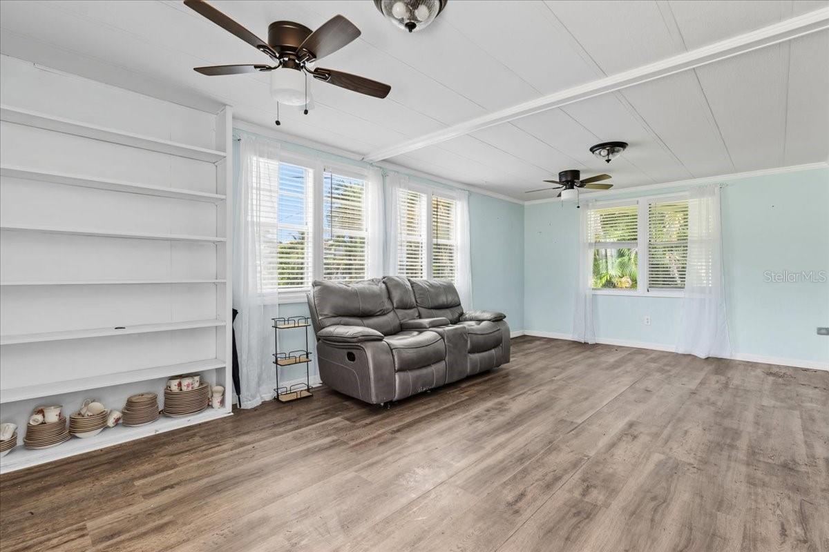 Image 7 of 30 For 8188 Robert Street
