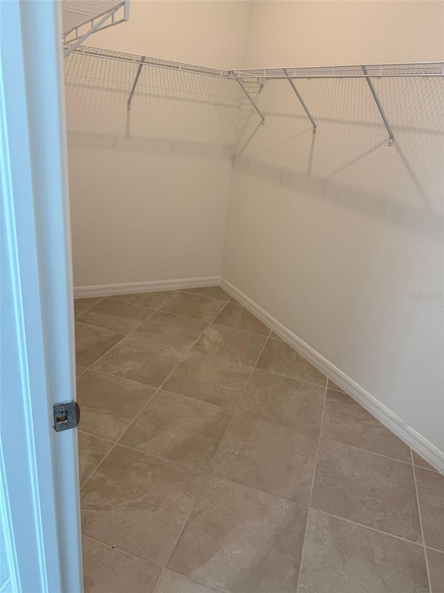 Image 21 of 35 For 1553 Saddlewood Circle