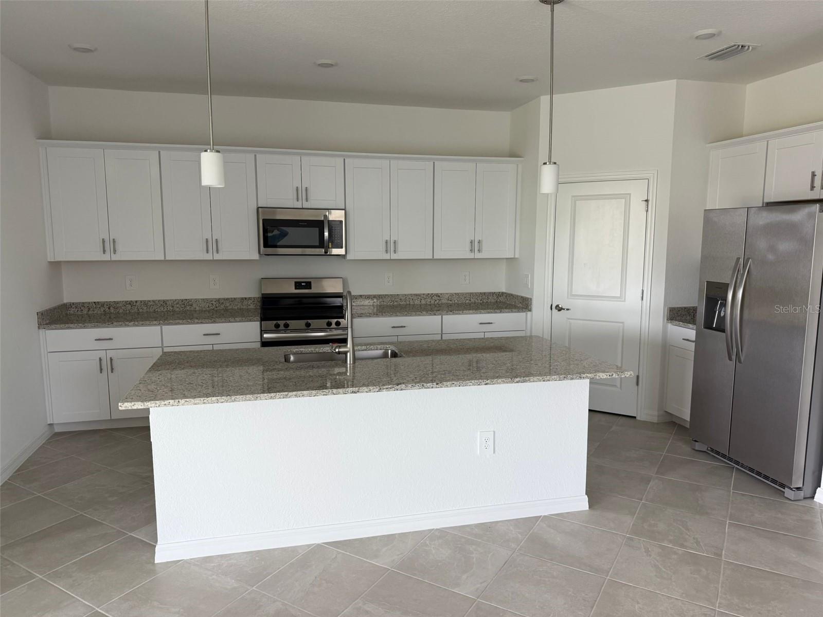 Image 23 of 35 For 1553 Saddlewood Circle