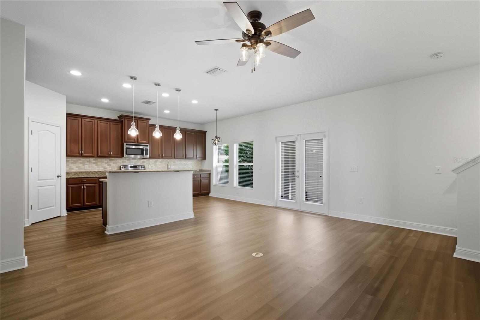 Image 11 of 52 For 2724 Aileen Street