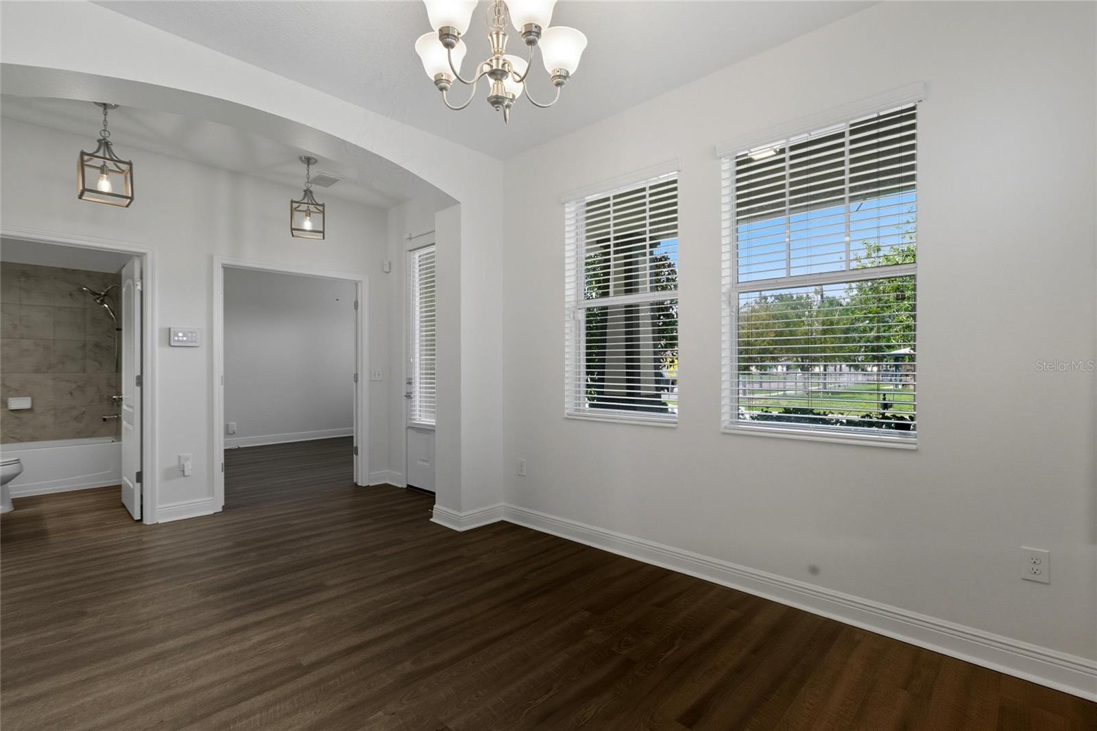 Image 18 of 52 For 2724 Aileen Street