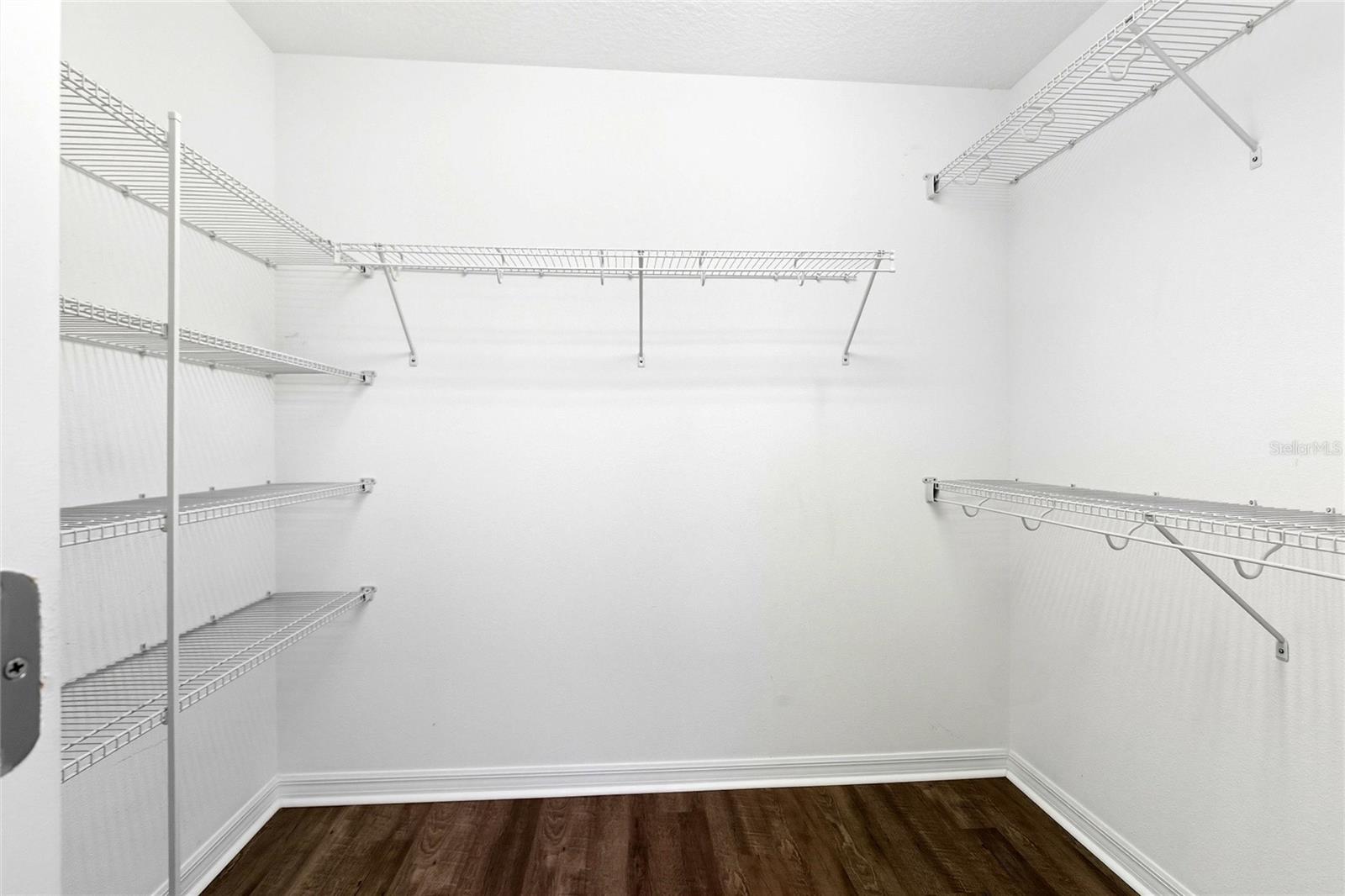 Image 33 of 52 For 2724 Aileen Street
