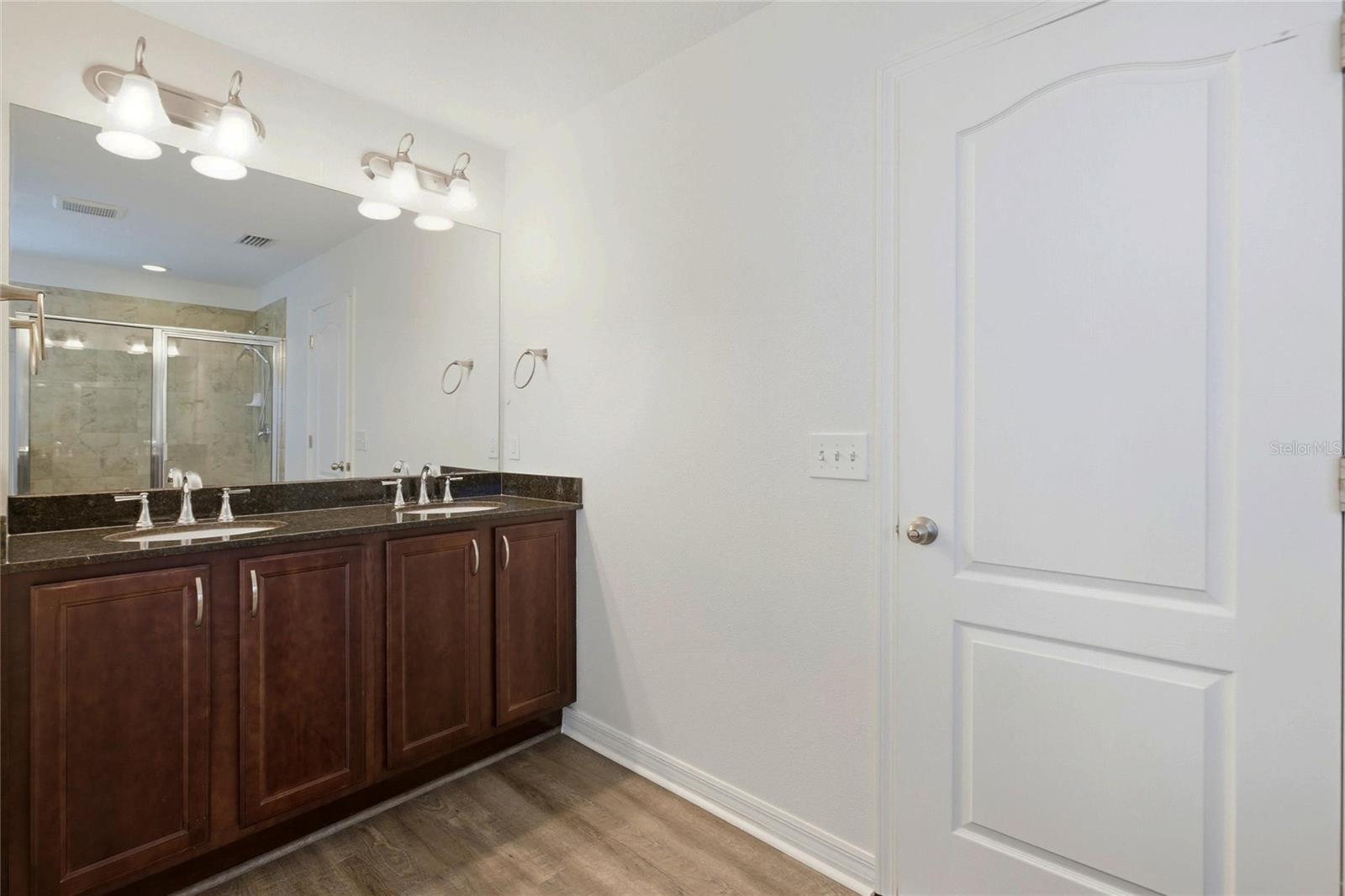 Image 36 of 52 For 2724 Aileen Street