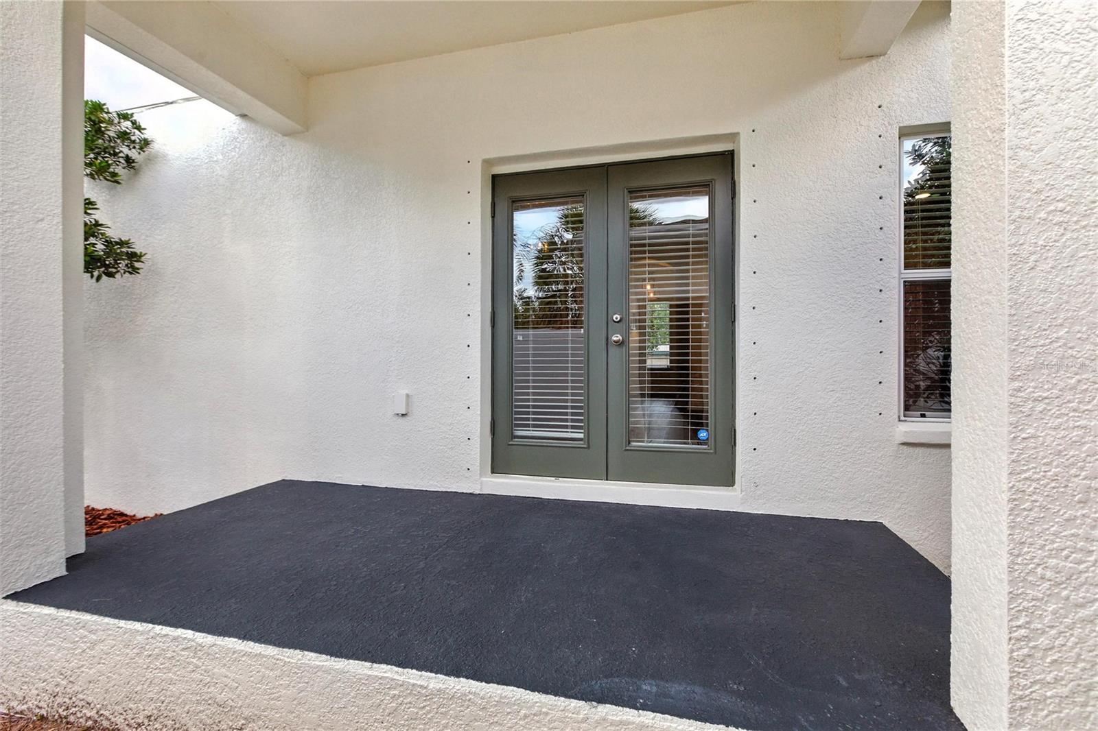Image 38 of 52 For 2724 Aileen Street