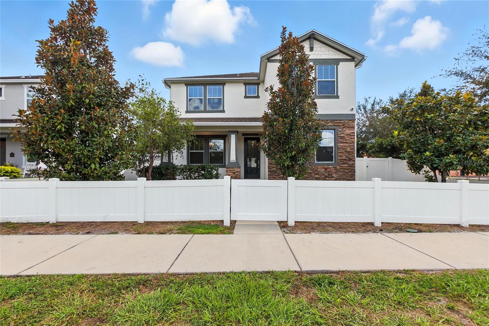 Image 4 of 52 For 2724 Aileen Street