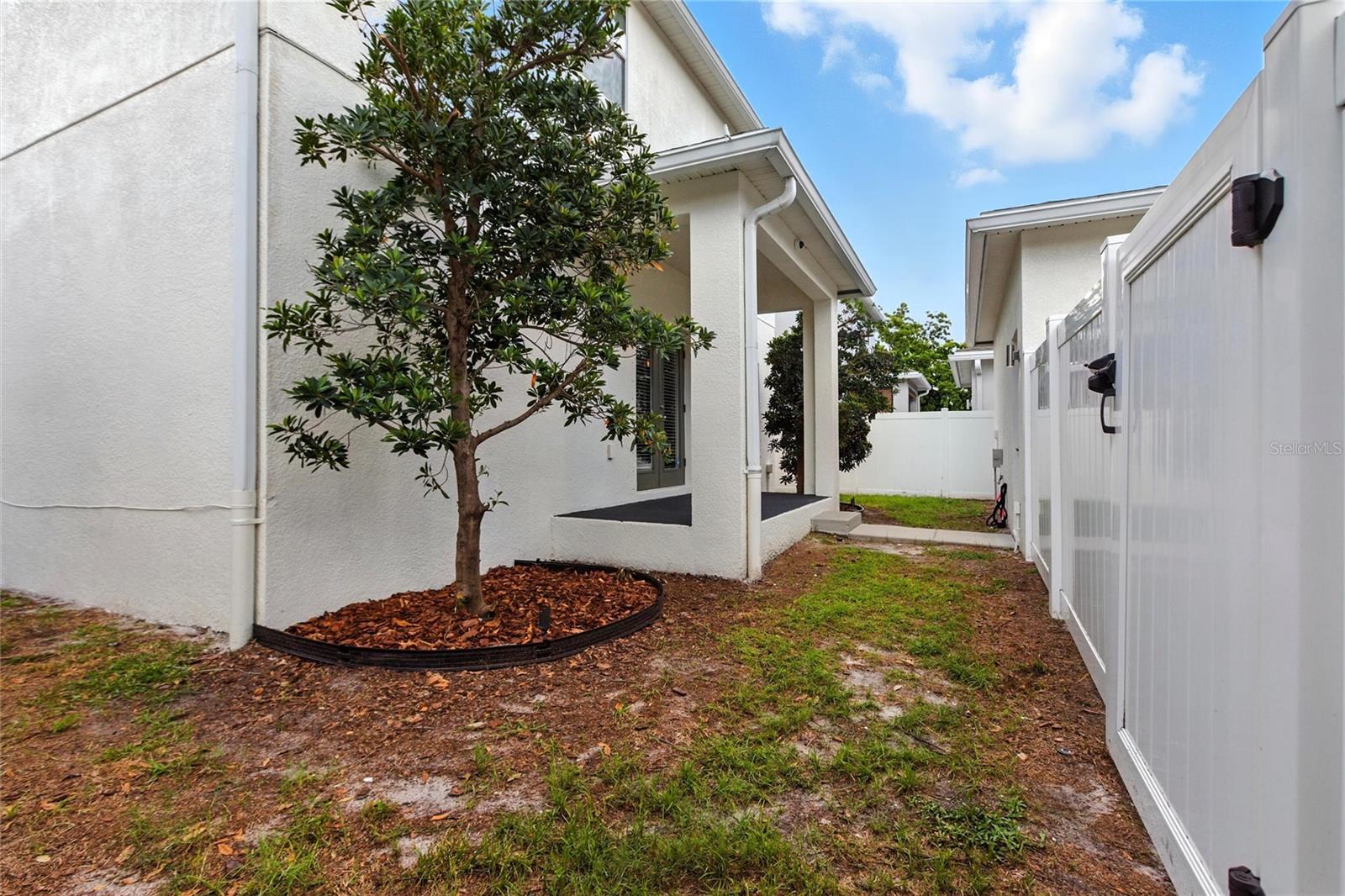 Image 40 of 52 For 2724 Aileen Street