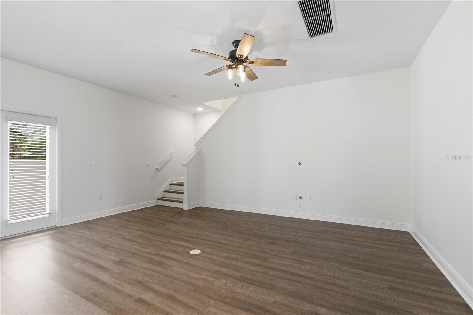 Image 9 of 52 For 2724 Aileen Street