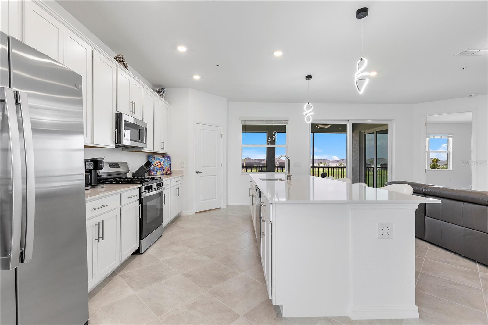Image 4 of 24 For 15170 Bluffton Lane 1821