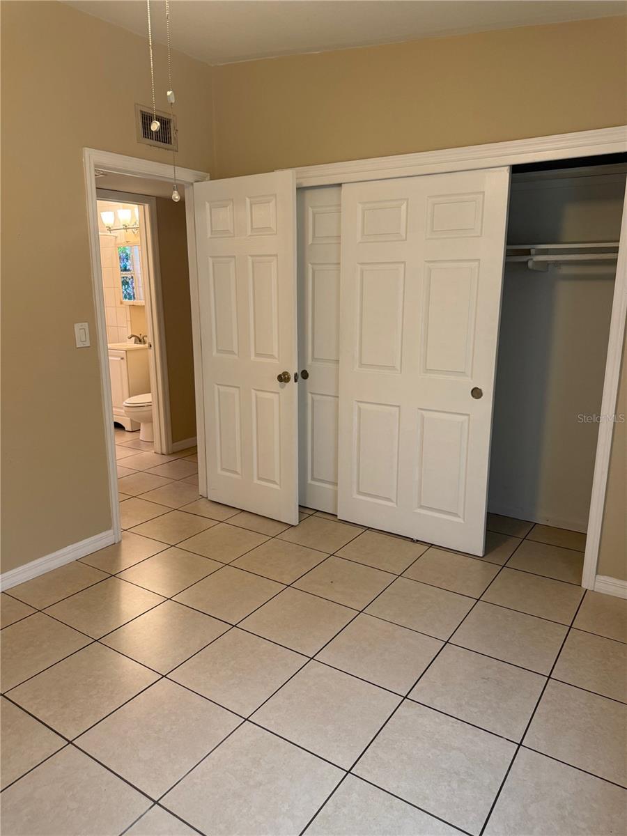Image 12 of 24 For 21510 Olean Boulevard