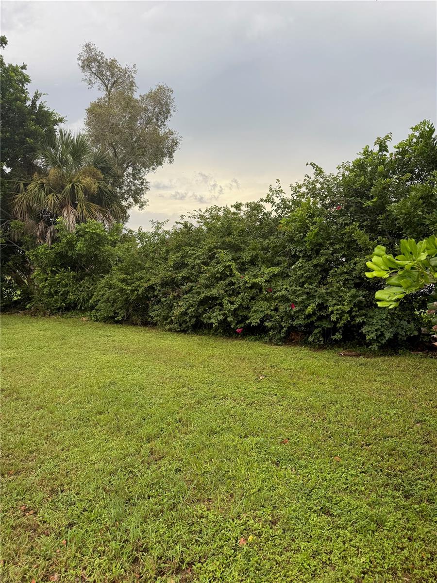 Image 22 of 24 For 21510 Olean Boulevard