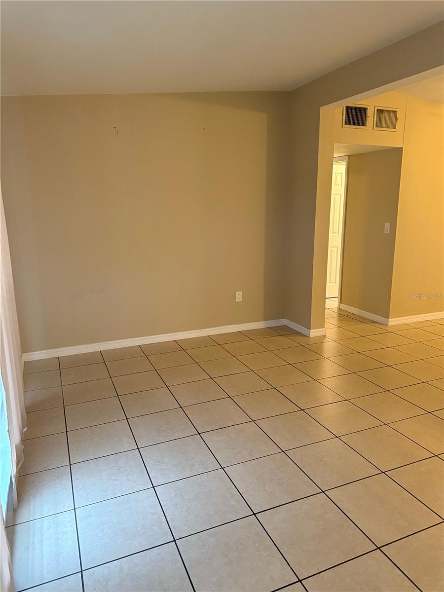 Image 4 of 24 For 21510 Olean Boulevard