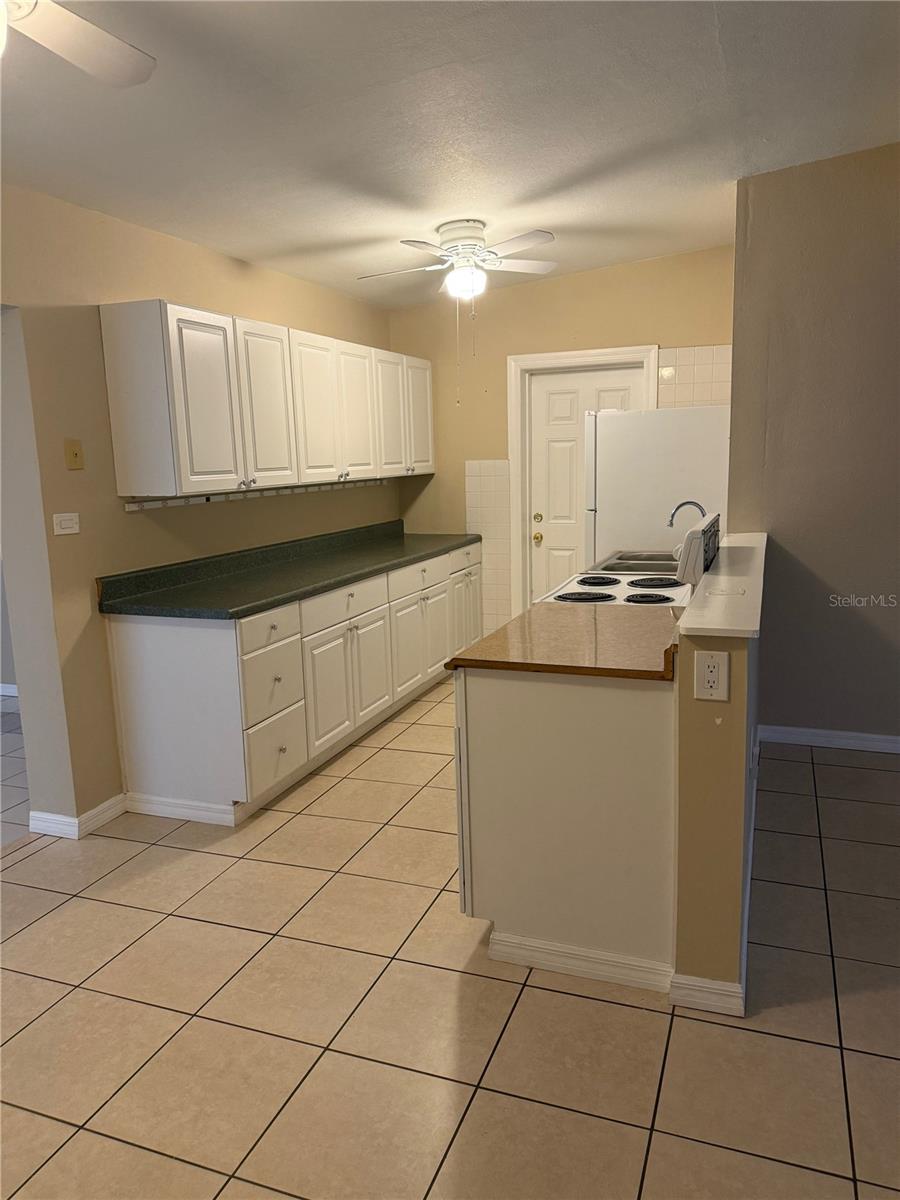 Image 6 of 24 For 21510 Olean Boulevard