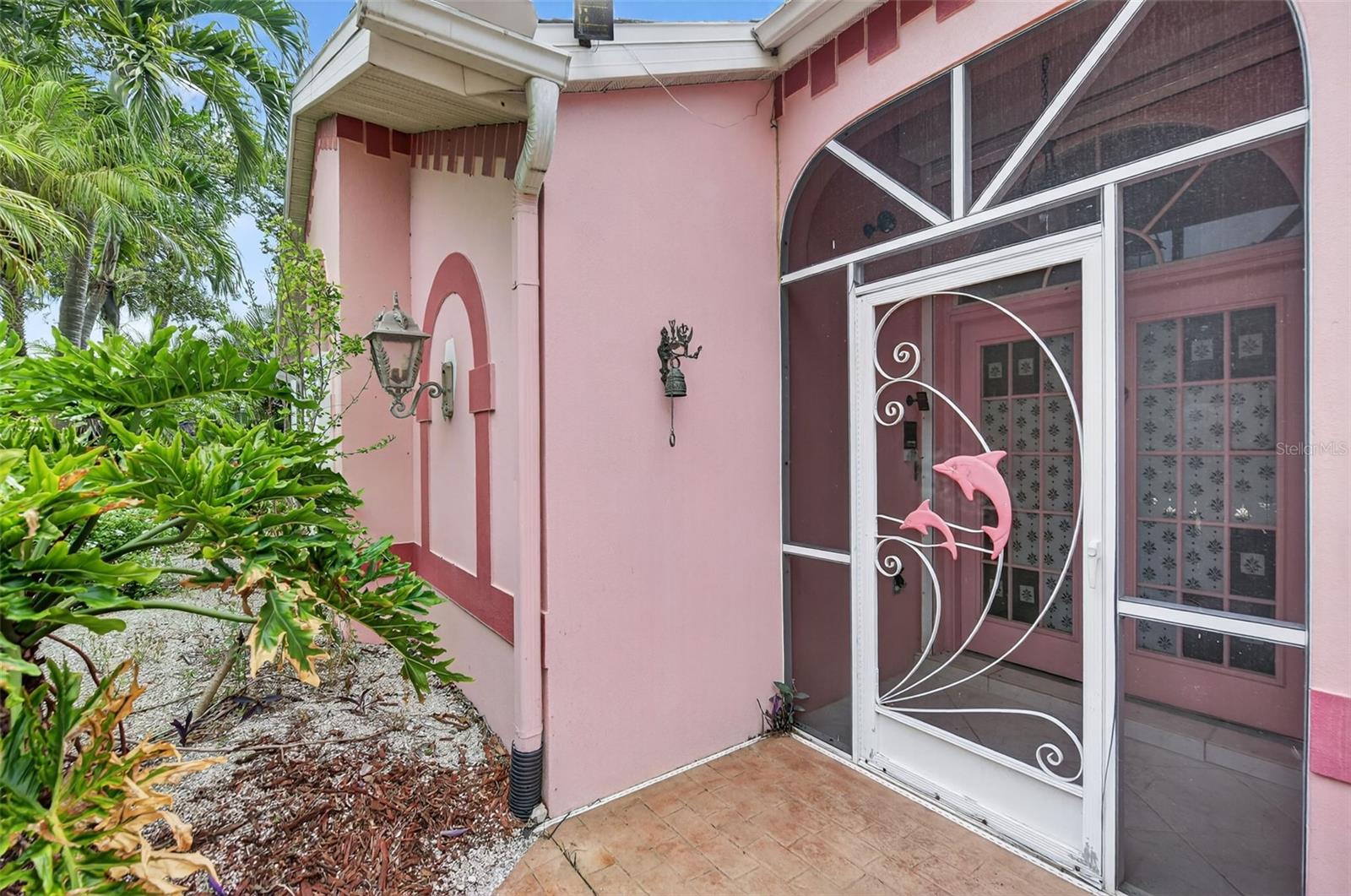 Image 14 of 66 For 22271 Morris Avenue